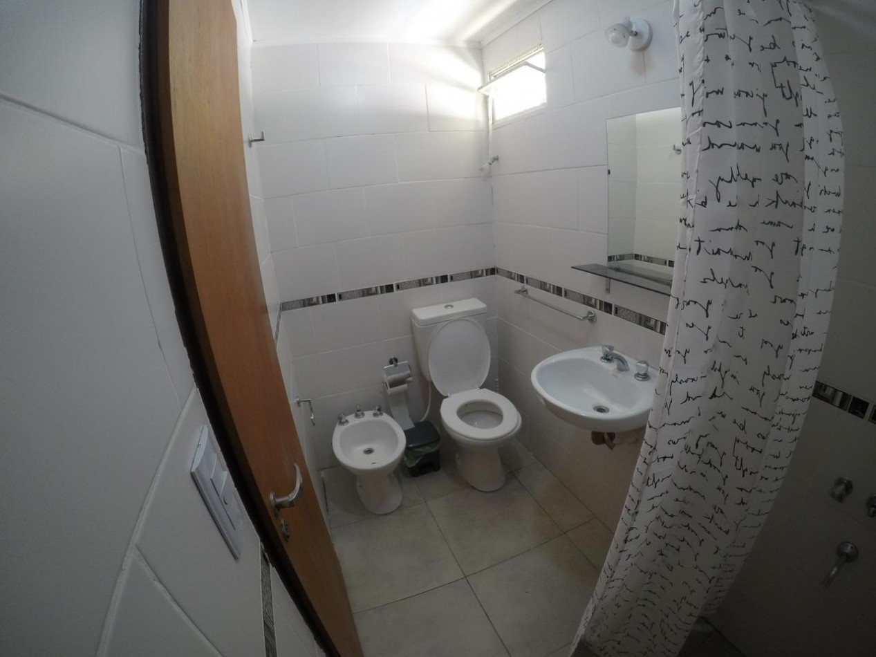Dos propiedades de 2 y 3 amb. c/Pileta