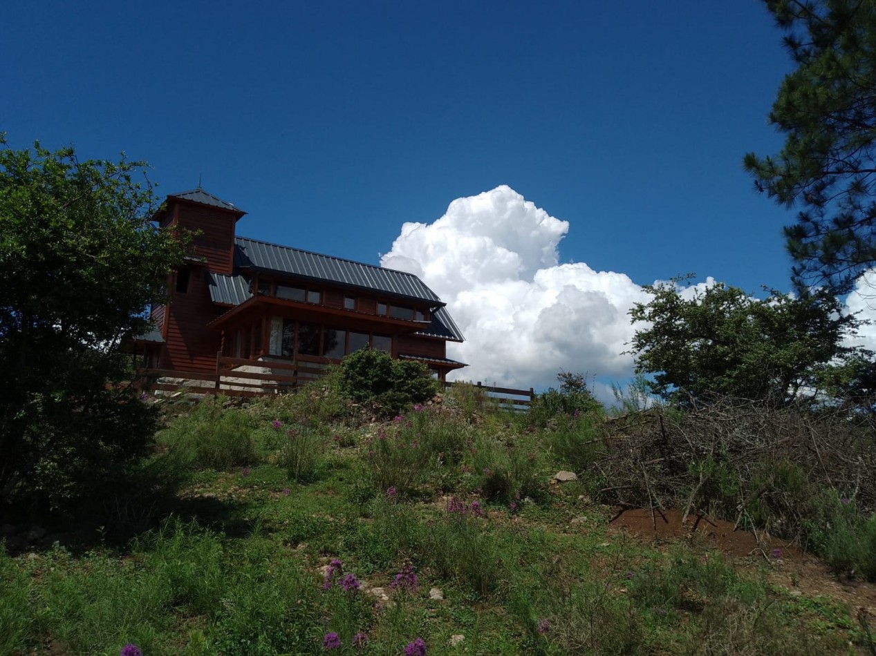 Hermosa casa Athos Pampa