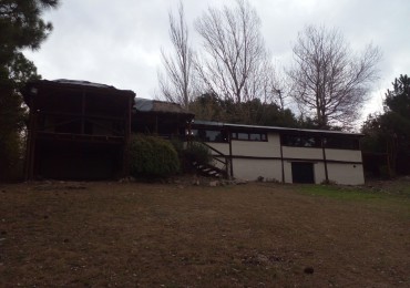 Venta cabaña sobre 4 lotes-Los Reartes